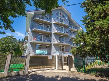 Куда поехать этим летом на море, какой курорт выбрать.. на сайте Лазарум вы найдете много интересного, почитаете отзывы, забронируете жиль..