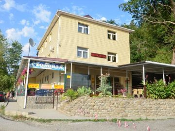 Куда поехать этим летом на море, какой курорт выбрать.. на сайте Лазарум вы найдете много интересного, почитаете отзывы, забронируете жиль..