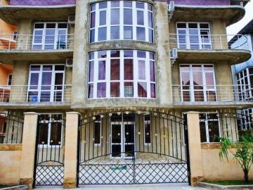 Куда поехать этим летом на море, какой курорт выбрать.. на сайте Лазарум вы найдете много интересного, почитаете отзывы, забронируете жиль..